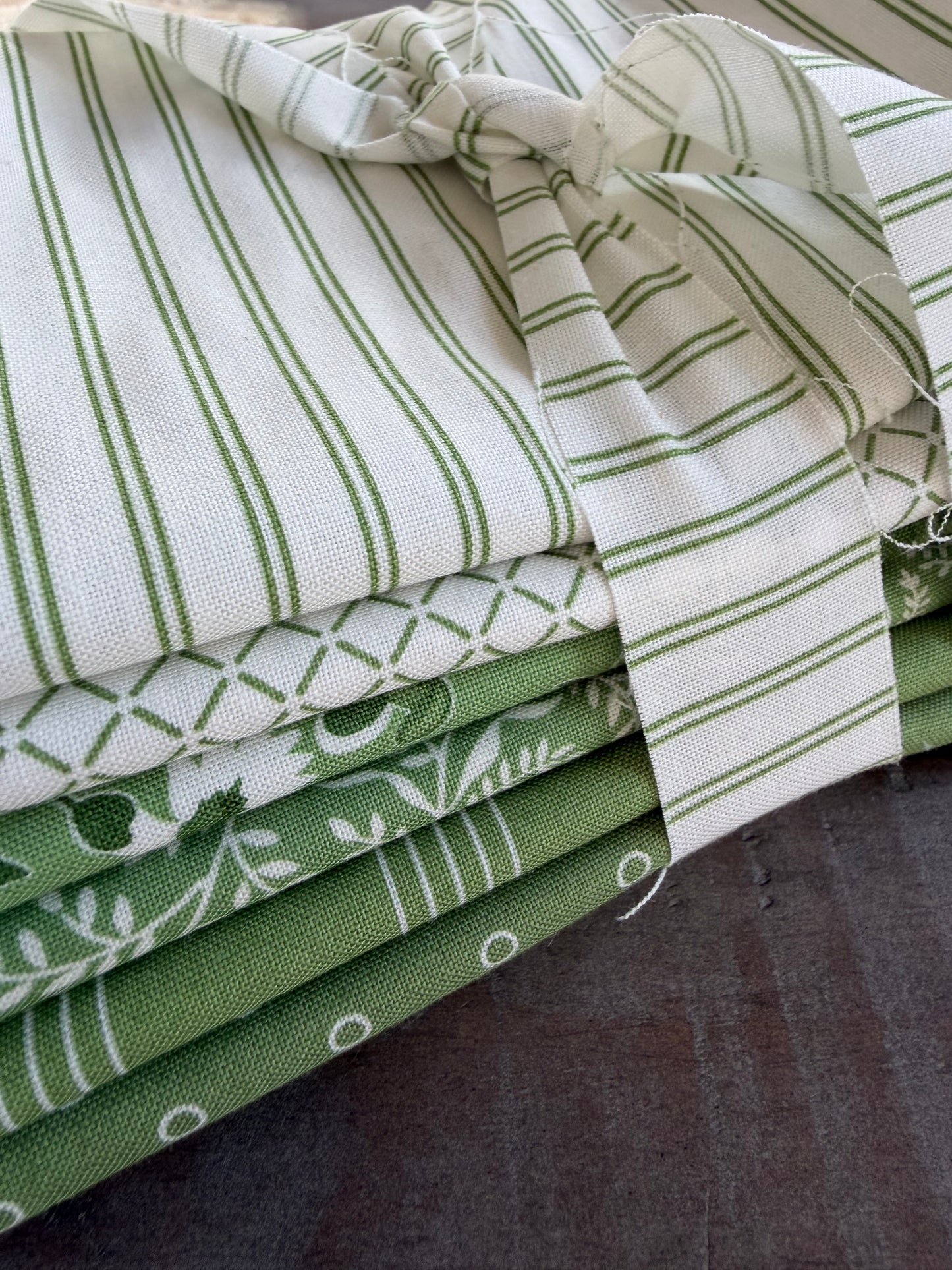 Thimbleblossoms Greens Fat Quarter Bundle Precut
